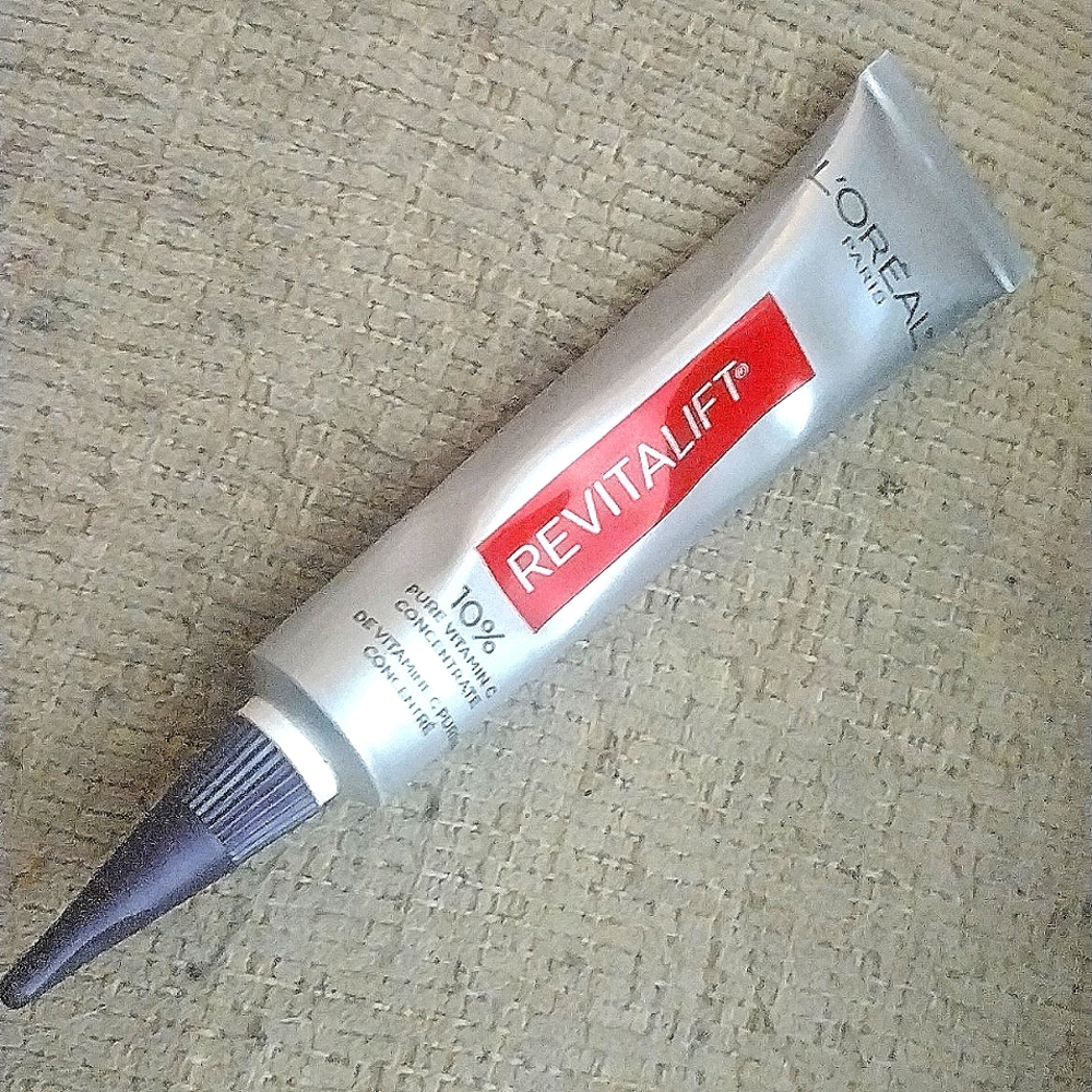 3/$20 NWT L'Oreal Revitalift Derm Intensives 10% vitamin C face serum